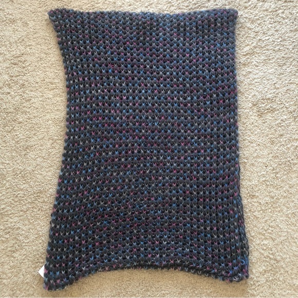 NWT Knit Infinity Scarf - Picture 5 of 7